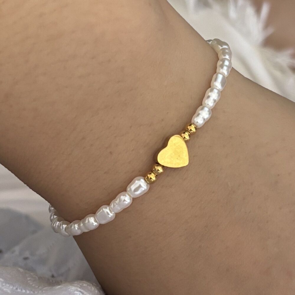 Beaded Freshwater Pearl Bracelet with Stainless Steel Heart Charm Pearl Bracelet